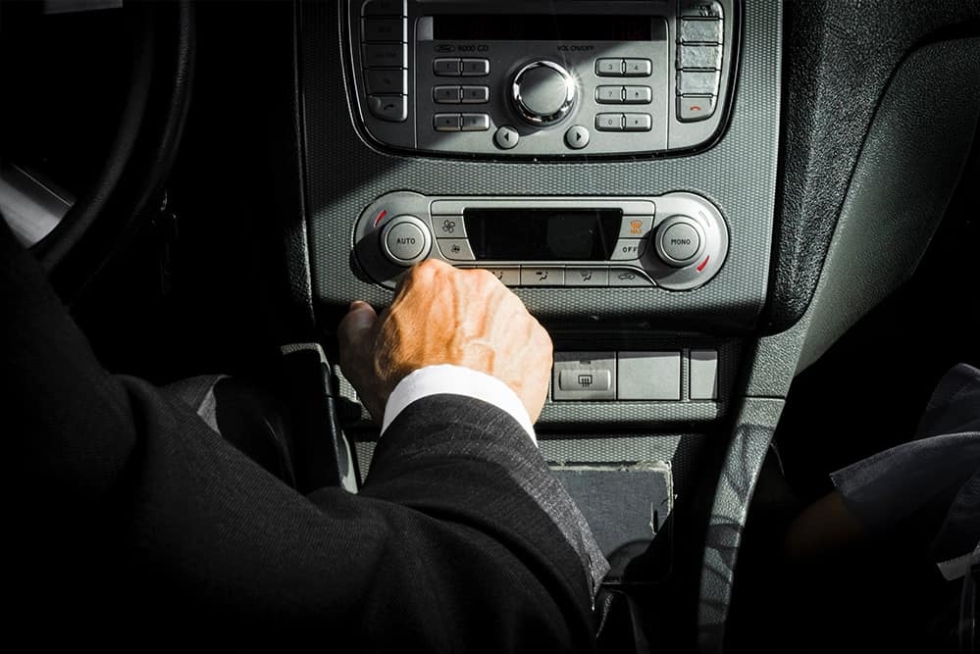 Installer Carplay sur une ancienne voiture Ecran voiture